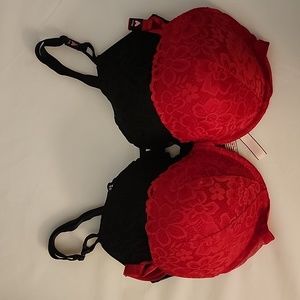 2 Victoria's Secret Push-up Bras